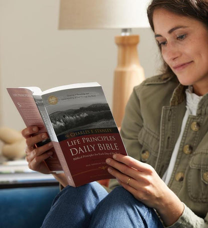 Life Principles Daily Bible