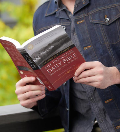 Life Principles Daily Bible